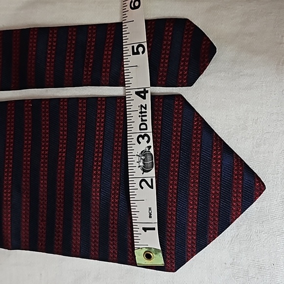 Geoffrey Beene - Blue & Red Striped - Silk Men's Tie - Picture 3 of 4